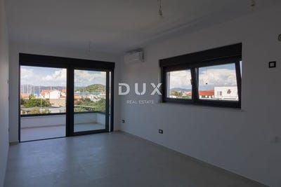 /international/hr/murter-sibenska-ulica-310108898767/