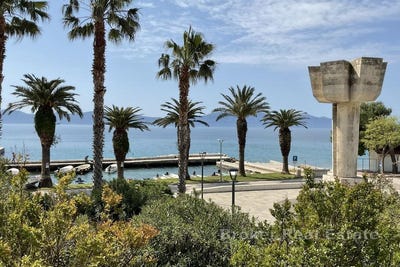 /international/hr/makarska-split-dalmatia-county-310107219726/