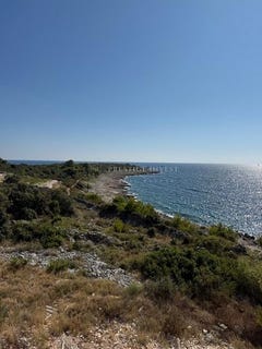 /international/hr/marina-split-dalmatia-county-310103221540/