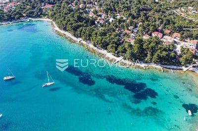 /international/hr/vis-split-dalmatia-county-310108374800/