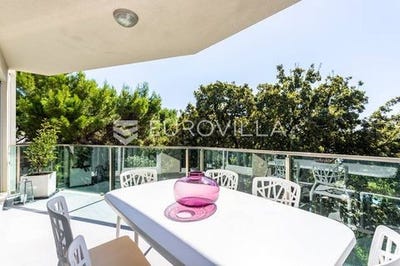 /international/hr/split-split-dalmatia-county-310108216420/