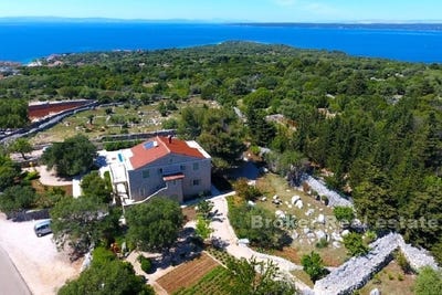 /international/hr/pag-zadar-county-310107219392/