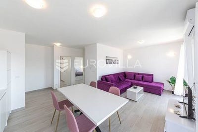 /international/hr/trogir-split-dalmatia-county-120094385866/