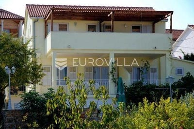 /international/hr/brac-split-dalmatia-county-120094750397/