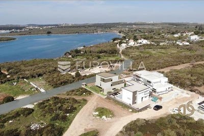 /international/hr/pula-istria-county-310108676444/