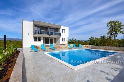 /international/hr/makarska-split-dalmatia-county-310107302358/