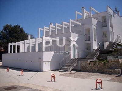 /international/hr/malinska-dubasnica-primorje-gorski-kotar-county-120077446874/