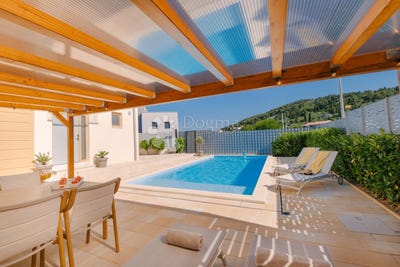 /international/hr/preko-zadar-county-310099415443/