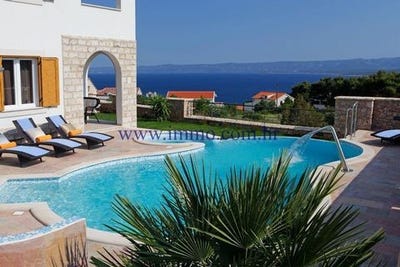 /international/hr/bol-split-dalmatia-county-120067102205/