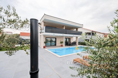 /international/hr/vir-zadar-county-310107219518/