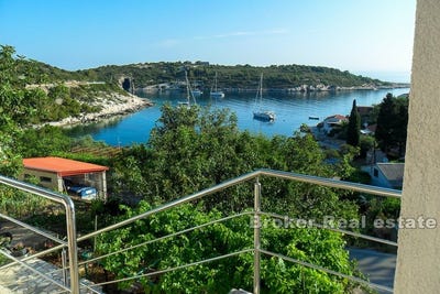 /international/hr/vis-split-dalmatia-county-310107625878/