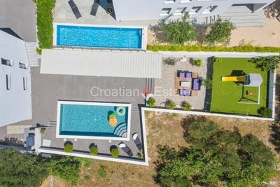 /international/hr/makarska-split-dalmatia-county-310102316073/