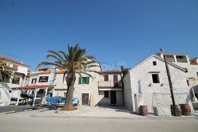 /international/hr/rogoznica-sibenska-ulica-120073588655/