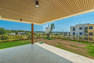 /international/hr/novigrad-istria-county-310108950175/