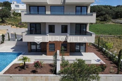 /international/hr/senj-lika-senj-county-310107374760/