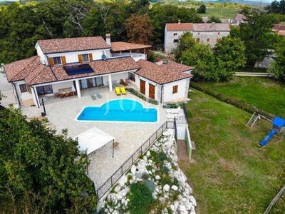 /international/hr/zminj-istria-county-310105341317/