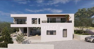 /international/hr/vinisce-split-dalmatia-county-120096739611/