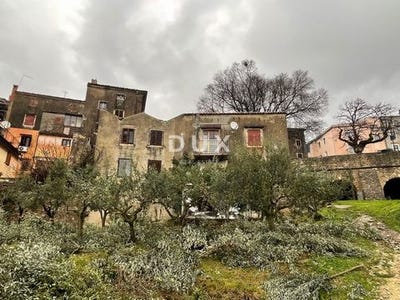 /international/hr/buje-istria-county-310105969396/