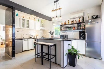 /international/hr/makarska-split-dalmatia-county-310108488072/