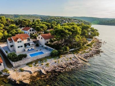 /international/hr/brac-split-dalmatia-county-120090897815/