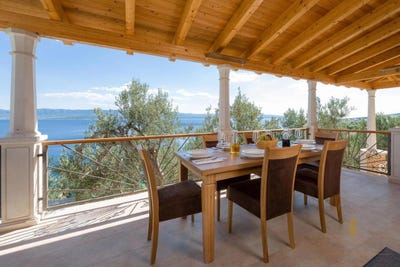 /international/hr/bol-split-dalmatia-county-310097614188/