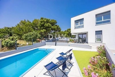 /international/hr/medulin-istria-county-310108530986/