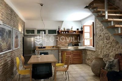 /international/hr/vis-split-dalmatia-county-120093627042/