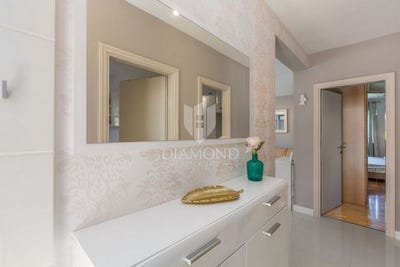 /international/hr/porec-istria-county-310108596401/