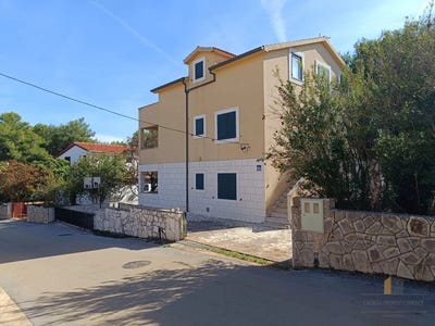 /international/hr/vrboska-split-dalmatia-county-310098114808/