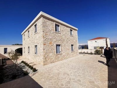 /international/hr/dobropoljana-zadar-county-310102849090/