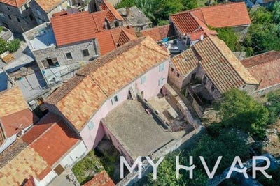 /international/hr/stari-grad-split-dalmatia-county-120092199763/