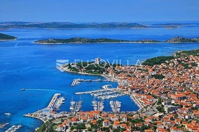 /international/hr/vodice-sibenska-ulica-310105820872/