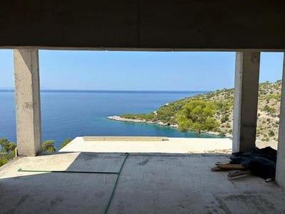 /international/hr/brac-split-dalmatia-county-310100461518/