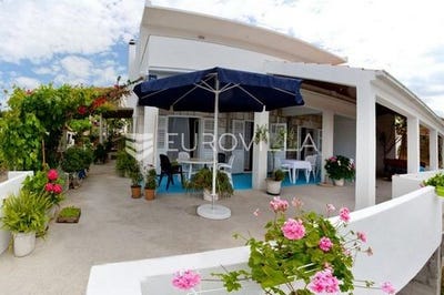 /international/hr/hvar-split-dalmatia-county-310107374853/
