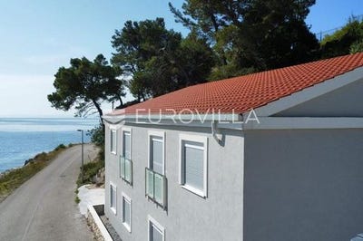 /international/hr/brac-split-dalmatia-county-310103642156/