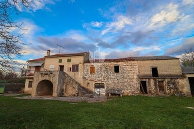 /international/hr/kanfanar-istria-county-310103803336/