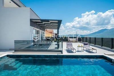 /international/hr/split-split-dalmatia-county-310099975336/