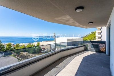 /international/hr/makarska-split-dalmatia-county-310102372742/