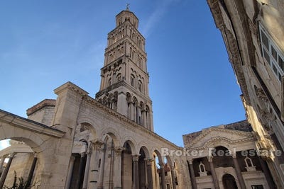 /international/hr/grad-split-dalmatia-county-310107624196/