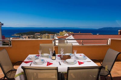/international/hr/makarska-split-dalmatia-county-310097614040/