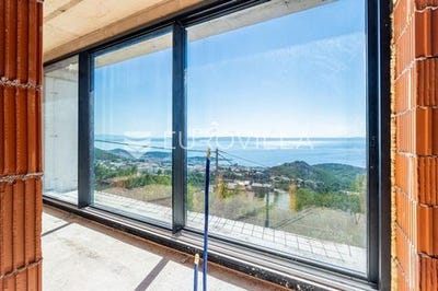 /international/hr/makarska-split-dalmatia-county-120087887694/
