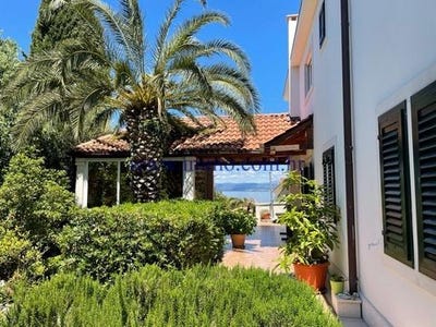 /international/hr/sutivan-split-dalmatia-county-120070674052/