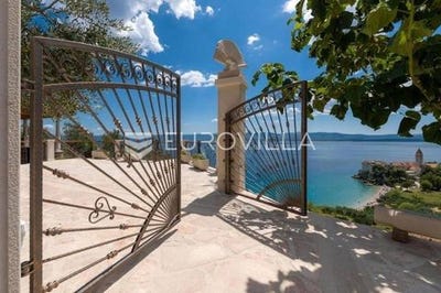 /international/hr/bol-split-dalmatia-county-120078712059/