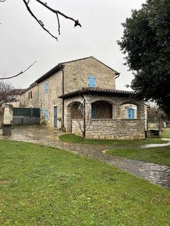 /international/hr/kanfanar-istria-county-310105421694/