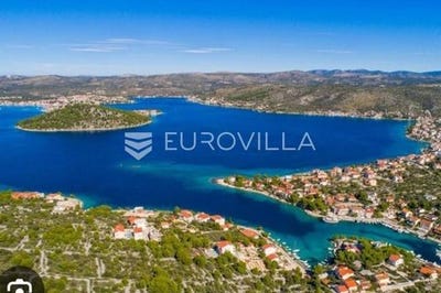 /international/hr/rogoznica-sibenska-ulica-310107678409/