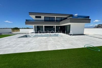 /international/hr/zadar-zadar-county-310099075812/