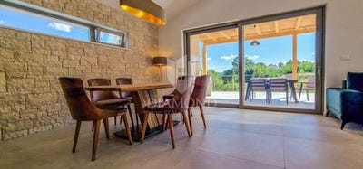 /international/hr/motovun-istria-county-120098603139/