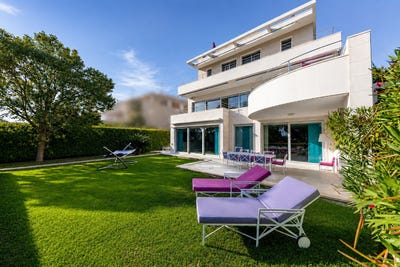 /international/hr/meje-meje-split-dalmatia-county-310109076378/