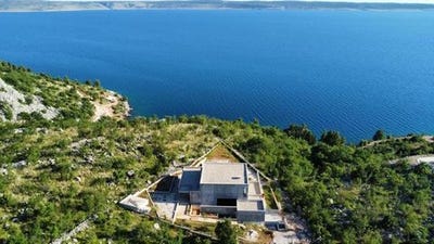/international/hr/karlobag-lika-senj-county-120092699253/