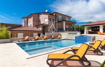 /international/hr/liznjan-istria-county-310100362839/